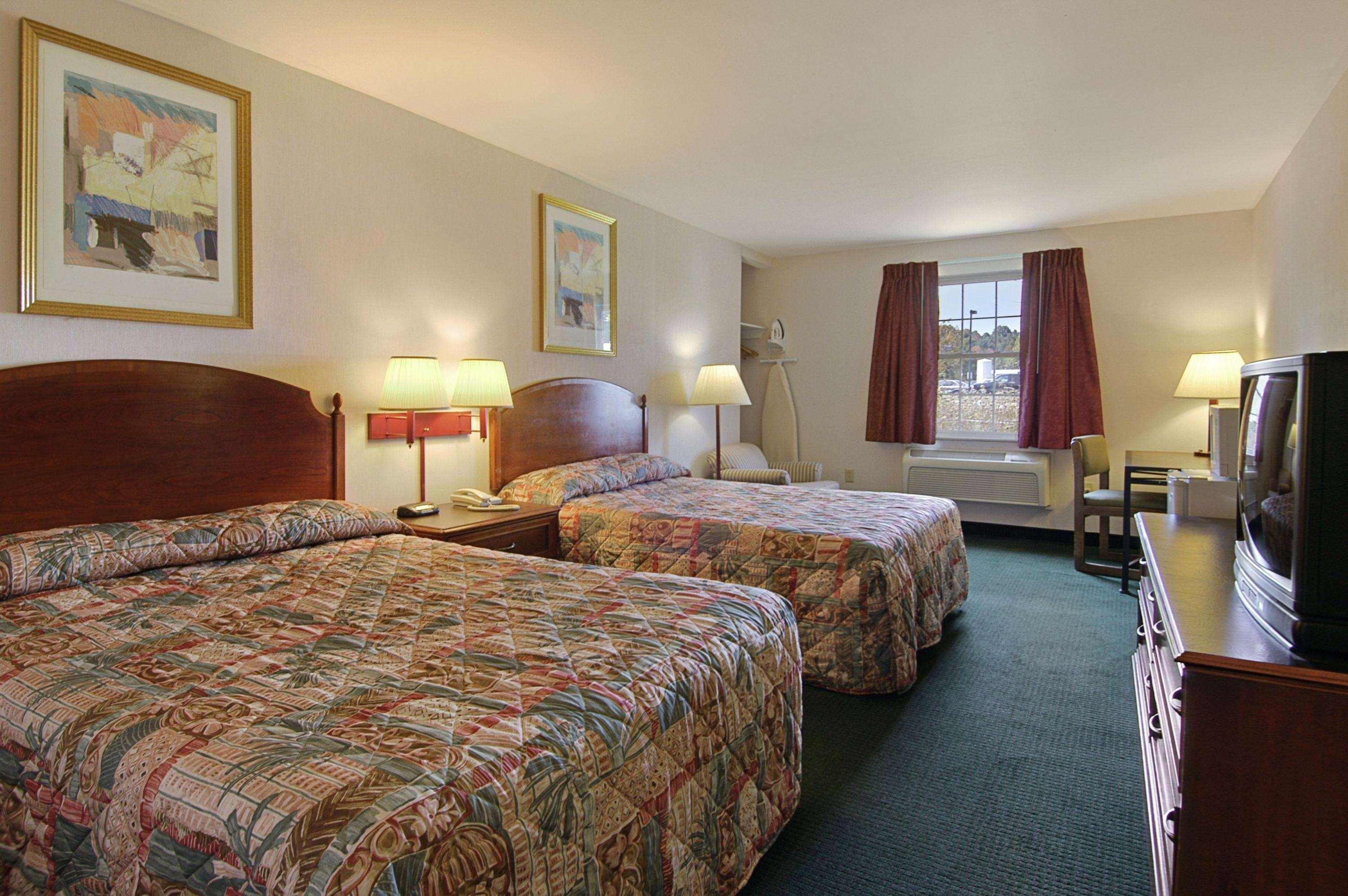 Howard Johnson By Wyndham Williamstown Exterior foto