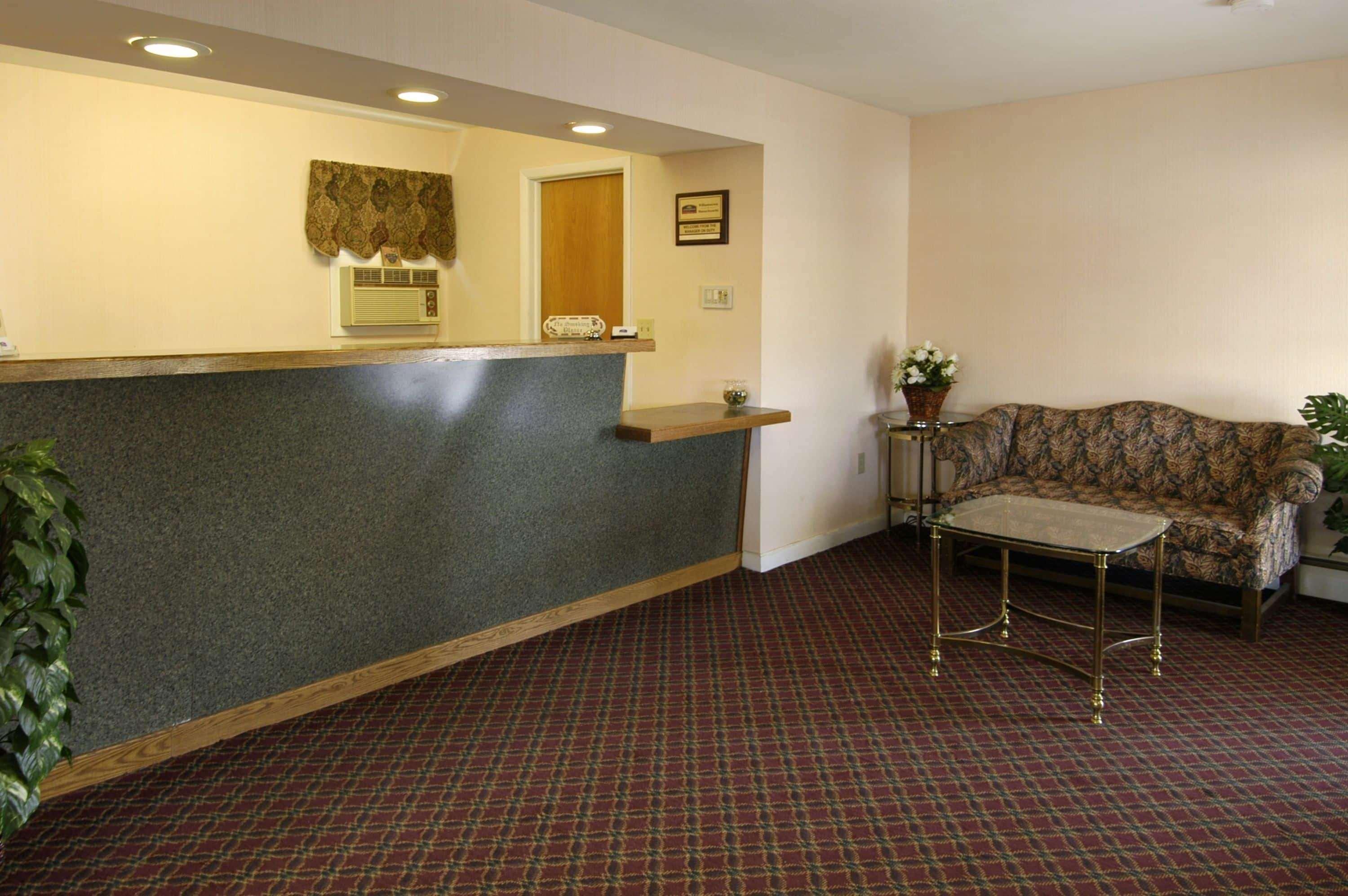 Howard Johnson By Wyndham Williamstown Exterior foto