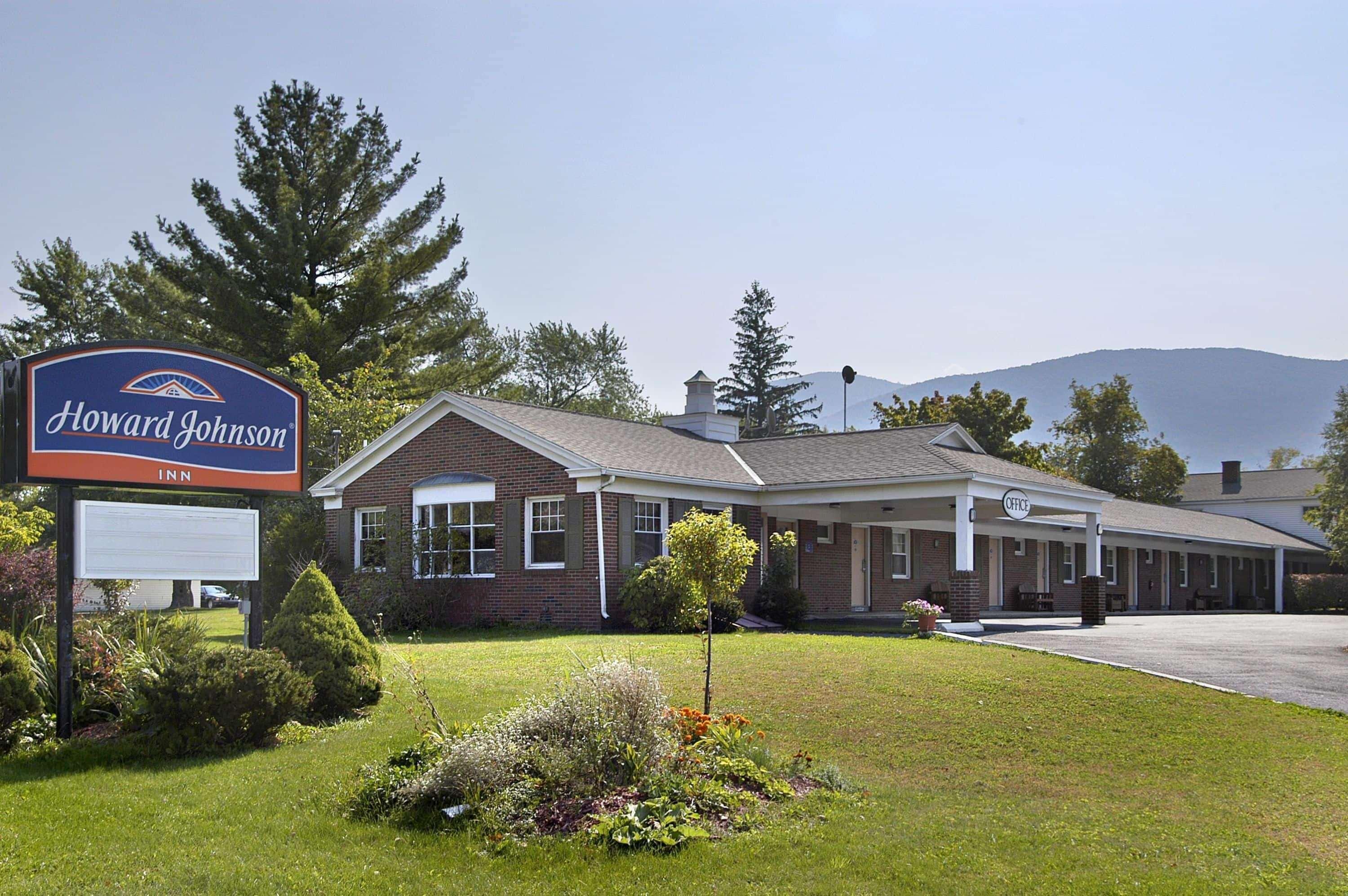 Howard Johnson By Wyndham Williamstown Exterior foto